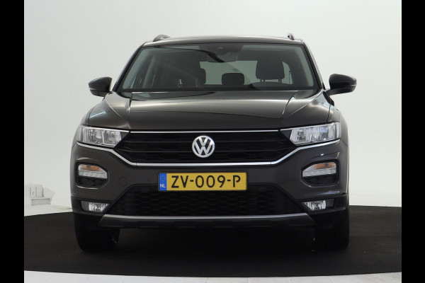Volkswagen T-Roc 1.0 TSI Style CarPlay | El.kofferklep | Trekhaak | Navi