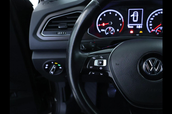 Volkswagen T-Roc 1.0 TSI Style CarPlay | El.kofferklep | Trekhaak | Navi