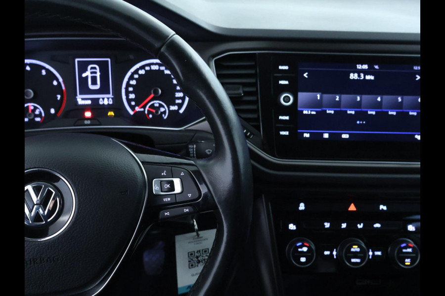 Volkswagen T-Roc 1.0 TSI Style CarPlay | El.kofferklep | Trekhaak | Navi