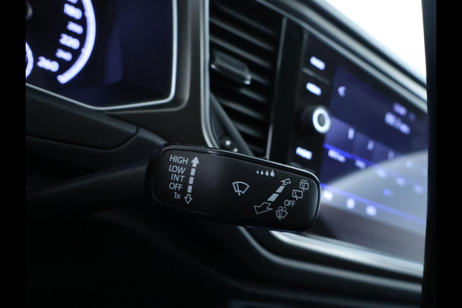 Volkswagen T-Roc 1.0 TSI Style CarPlay | El.kofferklep | Trekhaak | Navi