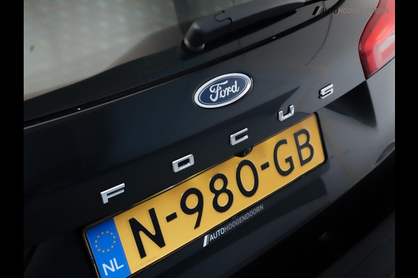Ford FOCUS Wagon 1.0 EcoBoost deluxe (APPLE CARPLAY,LED,CLIMATE,CRUISE,CAMERA,PARKEERSENSOREN,LM-VELGEN,TOPCONDITIE)