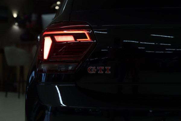 Volkswagen Polo 2.0 TSI GTI PANO/CARPLAY/KEYLESS/ACC/BEATS/SFEER/BLINDESPOT/VOL!