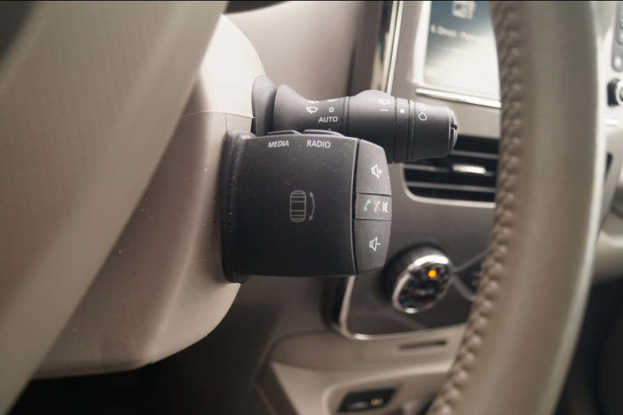 Renault ZOE R90 Bose 41kWh Quick Charge -LEER-NAVI-CAM-