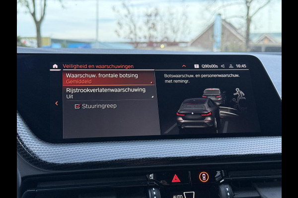 BMW 1-serie 118i Aut. Exe Sportline M-Int | Trekhaak | Facelift | Virtual Cockpit |