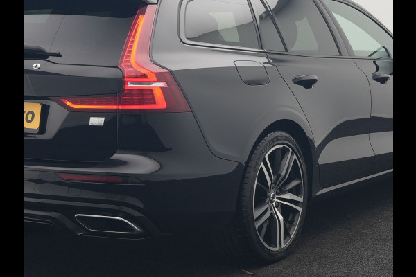 Volvo V60 T6 Recharge AWD R-Design Plug In Hybrid 340pk Dealer O.H. PHEV | Trekhaak Af Fabriek | Adaptive Cruise | Camera | Harman & Kardon | Lederen Sportstoelen Memory & Verwarmd | Apple Carplay | Navigatie | Stuur Verwarmd | Blis | Keyless | DAB |