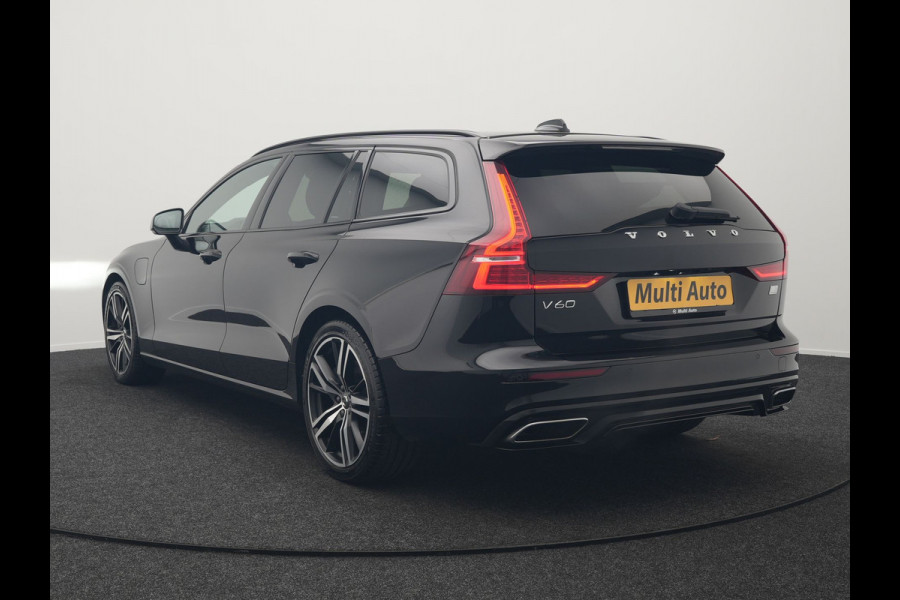 Volvo V60 T6 Recharge AWD R-Design Plug In Hybrid 340pk Dealer O.H. PHEV | Trekhaak Af Fabriek | Adaptive Cruise | Camera | Harman & Kardon | Lederen Sportstoelen Memory & Verwarmd | Apple Carplay | Navigatie | Stuur Verwarmd | Blis | Keyless | DAB |