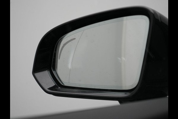 Volvo V60 T6 Recharge AWD R-Design Plug In Hybrid 340pk Dealer O.H. PHEV | Trekhaak Af Fabriek | Adaptive Cruise | Camera | Harman & Kardon | Lederen Sportstoelen Memory & Verwarmd | Apple Carplay | Navigatie | Stuur Verwarmd | Blis | Keyless | DAB |