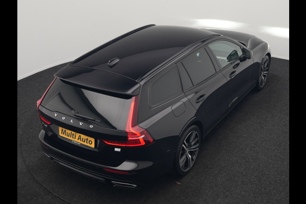 Volvo V60 T6 Recharge AWD R-Design Plug In Hybrid 340pk Dealer O.H. PHEV | Trekhaak Af Fabriek | Adaptive Cruise | Camera | Harman & Kardon | Lederen Sportstoelen Memory & Verwarmd | Apple Carplay | Navigatie | Stuur Verwarmd | Blis | Keyless | DAB |