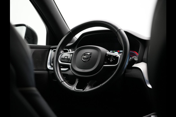Volvo V60 T6 Recharge AWD R-Design Plug In Hybrid 340pk Dealer O.H. PHEV | Trekhaak Af Fabriek | Adaptive Cruise | Camera | Harman & Kardon | Lederen Sportstoelen Memory & Verwarmd | Apple Carplay | Navigatie | Stuur Verwarmd | Blis | Keyless | DAB |