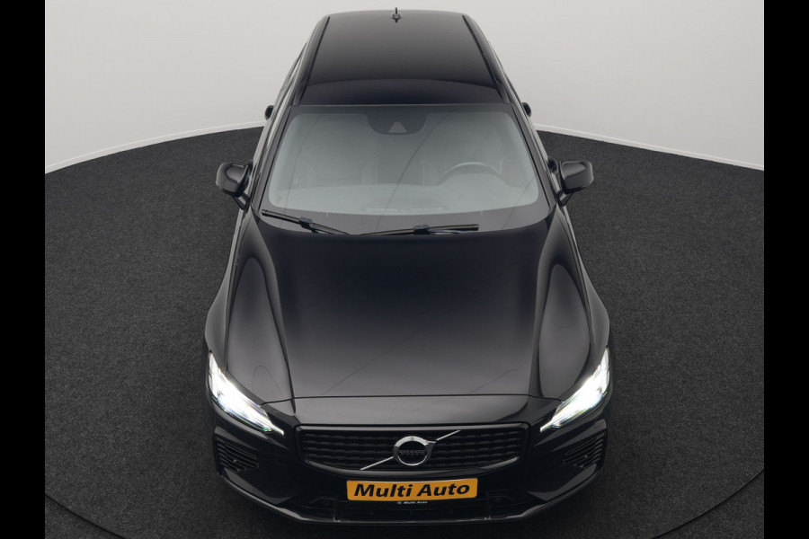 Volvo V60 T6 Recharge AWD R-Design Plug In Hybrid 340pk Dealer O.H. PHEV | Trekhaak Af Fabriek | Adaptive Cruise | Camera | Harman & Kardon | Lederen Sportstoelen Memory & Verwarmd | Apple Carplay | Navigatie | Stuur Verwarmd | Blis | Keyless | DAB |