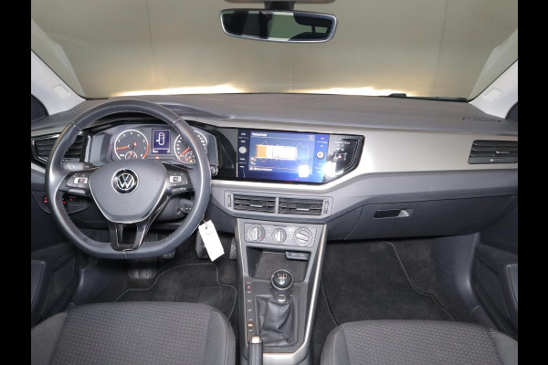 Volkswagen Polo 1.0 TSI R-Line Edition 95 pk | Airco | Parkeersensoren | Adaptieve cruise control | Licht- en zicht pakket | R-Line exterieur |