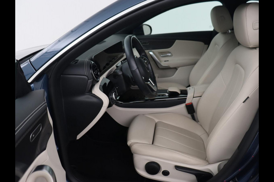 Mercedes-Benz CLA-Klasse 250e Luxury Line | Leder | Trekhaak | Carplay | Stoelverwarming | Widescreen | Camera | Stuurverwarming | Navigatie | Park Assist | Cruise control | PHEV | Plug In