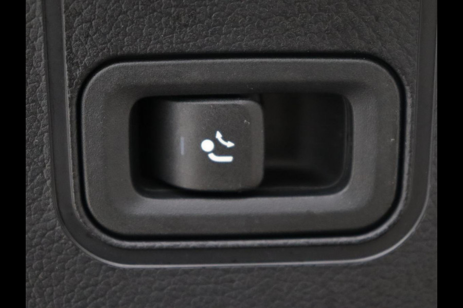 Mercedes-Benz CLA-Klasse 250e Luxury Line | Leder | Trekhaak | Carplay | Stoelverwarming | Widescreen | Camera | Stuurverwarming | Navigatie | Park Assist | Cruise control | PHEV | Plug In