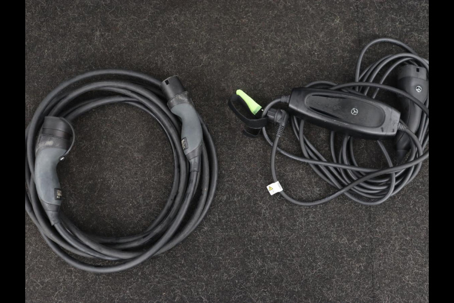 Mercedes-Benz CLA-Klasse 250e Luxury Line | Leder | Trekhaak | Carplay | Stoelverwarming | Widescreen | Camera | Stuurverwarming | Navigatie | Park Assist | Cruise control | PHEV | Plug In