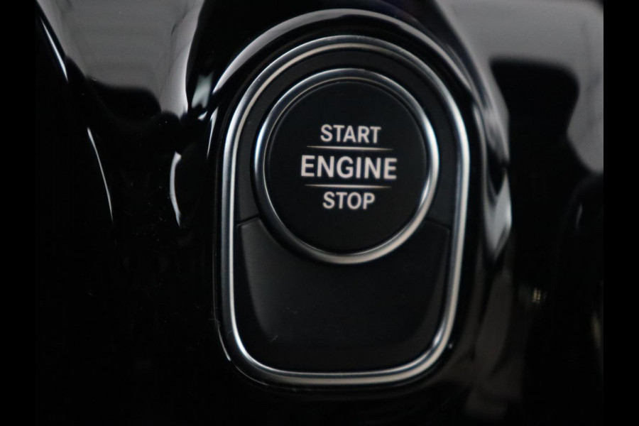 Mercedes-Benz CLA-Klasse 250e Luxury Line | Leder | Trekhaak | Carplay | Stoelverwarming | Widescreen | Camera | Stuurverwarming | Navigatie | Park Assist | Cruise control | PHEV | Plug In