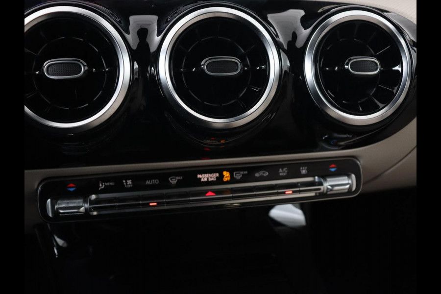 Mercedes-Benz CLA-Klasse 250e Luxury Line | Leder | Trekhaak | Carplay | Stoelverwarming | Widescreen | Camera | Stuurverwarming | Navigatie | Park Assist | Cruise control | PHEV | Plug In