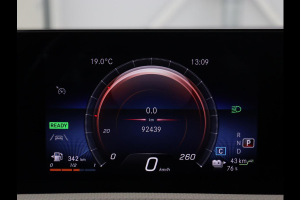 Mercedes-Benz CLA-Klasse 250e Luxury Line | Leder | Trekhaak | Carplay | Stoelverwarming | Widescreen | Camera | Stuurverwarming | Navigatie | Park Assist | Cruise control | PHEV | Plug In
