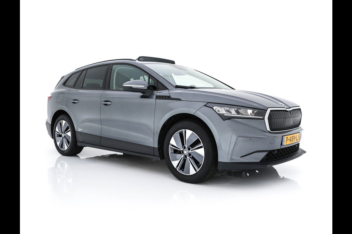 Škoda ENYAQ iV 60 [ 3-Fase ] {SOH-87%} (INCL-BTW) *PANO | FULL-LED | DIGI-COCKPIT | CAMERA | KEYLESS | NAVI-FULLMAP | PRIVACY-GLASS | AMBIENT-LIGHT | ECC | COMFORT-SEATS | DAB + | PDC | CRUISE | CARPLAY | TOWBAR | 19 "ALU*