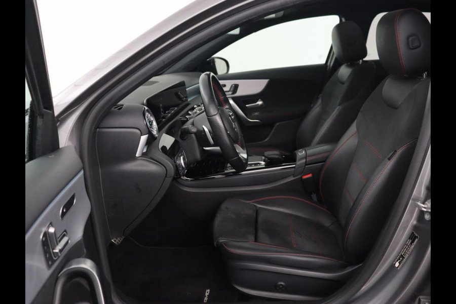 Mercedes-Benz A-Klasse 250e AMG Limited | Panoramadak | Matrix LED | Keyless | Stoelverwarming | Memory | Camera | Navigatie | Leder/Alcantara | Sfeerverlichting | Park Assist | PHEV | Plug In