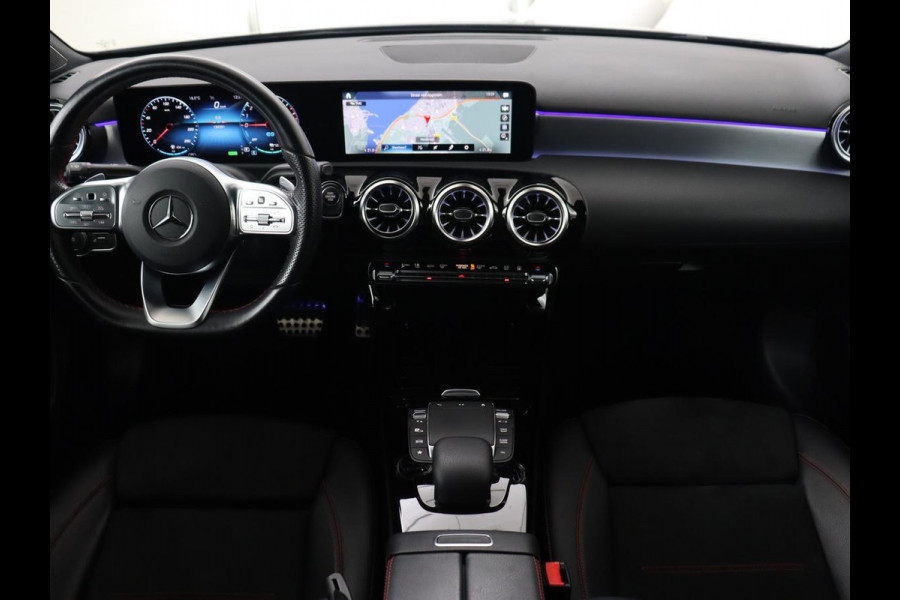 Mercedes-Benz A-Klasse 250e AMG Limited | Panoramadak | Matrix LED | Keyless | Stoelverwarming | Memory | Camera | Navigatie | Leder/Alcantara | Sfeerverlichting | Park Assist | PHEV | Plug In