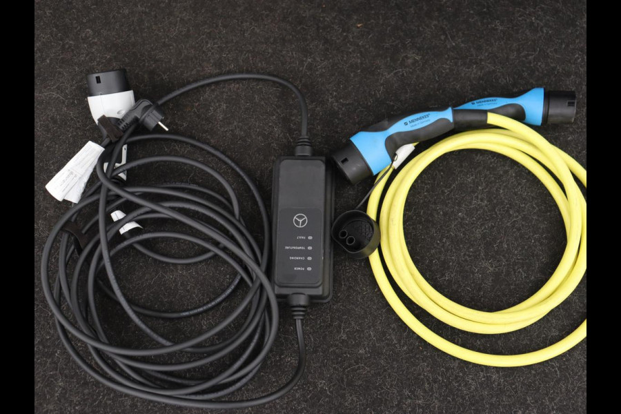 Mercedes-Benz A-Klasse 250e AMG Limited | Panoramadak | Matrix LED | Keyless | Stoelverwarming | Memory | Camera | Navigatie | Leder/Alcantara | Sfeerverlichting | Park Assist | PHEV | Plug In