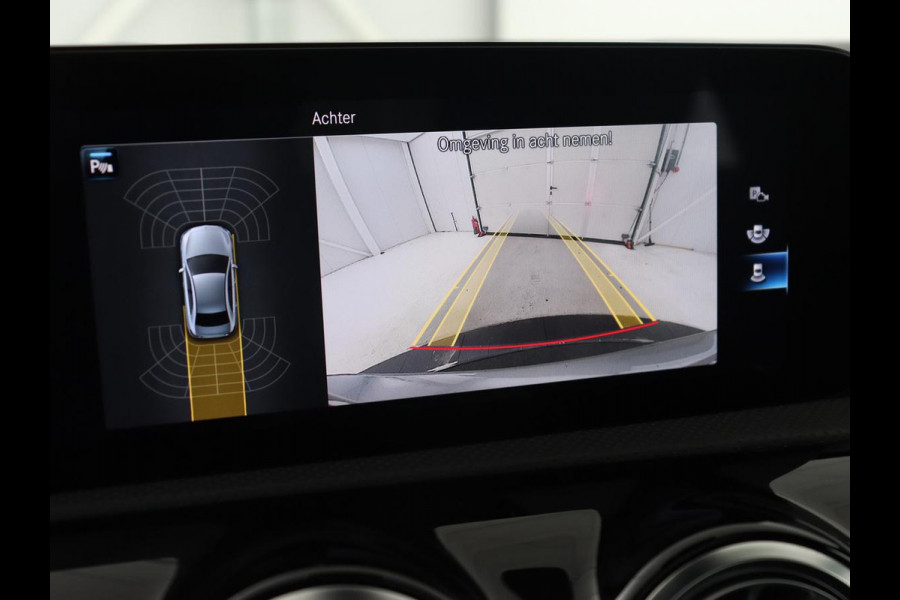 Mercedes-Benz A-Klasse 250e AMG Limited | Panoramadak | Matrix LED | Keyless | Stoelverwarming | Memory | Camera | Navigatie | Leder/Alcantara | Sfeerverlichting | Park Assist | PHEV | Plug In