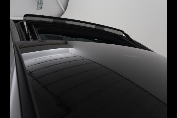 Mercedes-Benz A-Klasse 250e AMG Limited | Panoramadak | Matrix LED | Keyless | Stoelverwarming | Memory | Camera | Navigatie | Leder/Alcantara | Sfeerverlichting | Park Assist | PHEV | Plug In