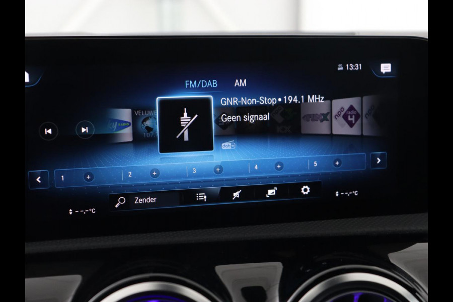 Mercedes-Benz A-Klasse 250e AMG Limited | Panoramadak | Matrix LED | Keyless | Stoelverwarming | Memory | Camera | Navigatie | Leder/Alcantara | Sfeerverlichting | Park Assist | PHEV | Plug In