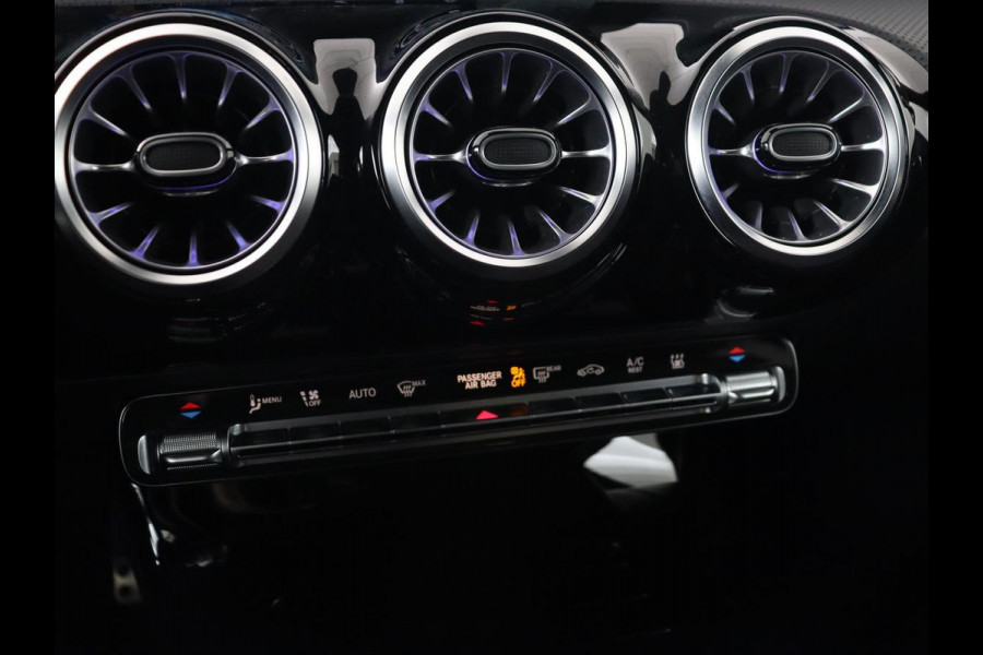 Mercedes-Benz A-Klasse 250e AMG Limited | Panoramadak | Matrix LED | Keyless | Stoelverwarming | Memory | Camera | Navigatie | Leder/Alcantara | Sfeerverlichting | Park Assist | PHEV | Plug In