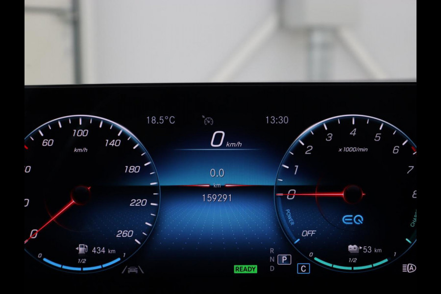 Mercedes-Benz A-Klasse 250e AMG Limited | Panoramadak | Matrix LED | Keyless | Stoelverwarming | Memory | Camera | Navigatie | Leder/Alcantara | Sfeerverlichting | Park Assist | PHEV | Plug In