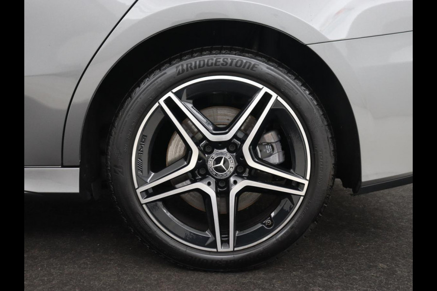 Mercedes-Benz A-Klasse 250e AMG Limited | Panoramadak | Matrix LED | Keyless | Stoelverwarming | Memory | Camera | Navigatie | Leder/Alcantara | Sfeerverlichting | Park Assist | PHEV | Plug In