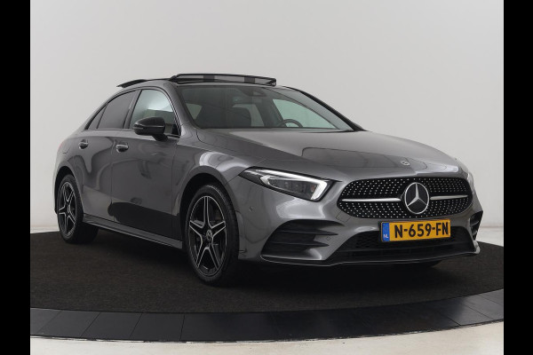 Mercedes-Benz A-Klasse 250e AMG Limited | Panoramadak | Matrix LED | Keyless | Stoelverwarming | Memory | Camera | Navigatie | Leder/Alcantara | Sfeerverlichting | Park Assist | PHEV | Plug In