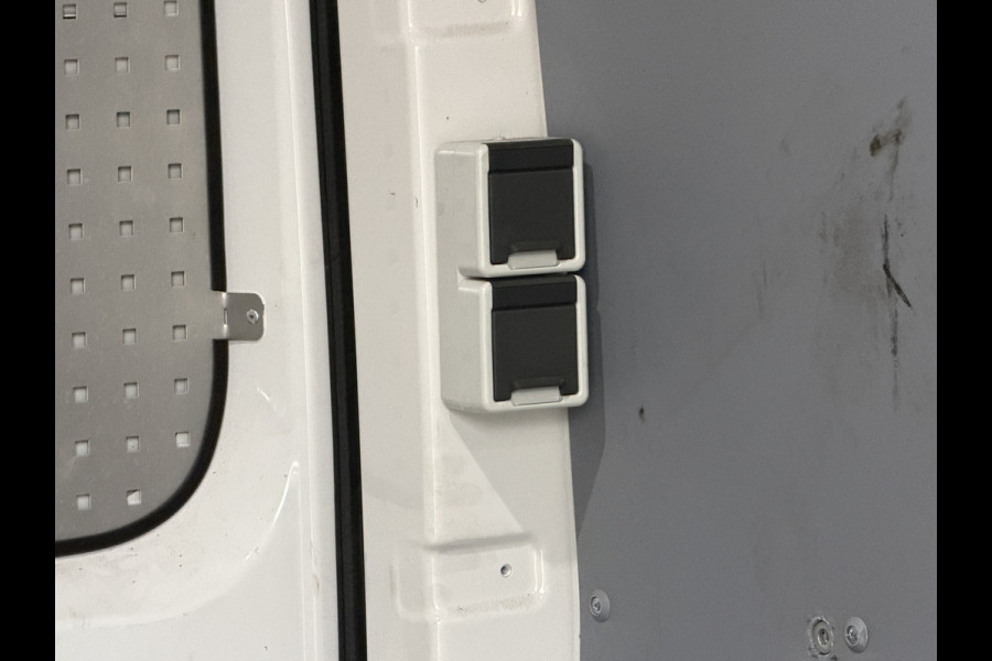 Volkswagen Crafter 35 2.0 TDI 141PK Euro 6 L3H3 CarPlay/cruise/camera/trekhaak