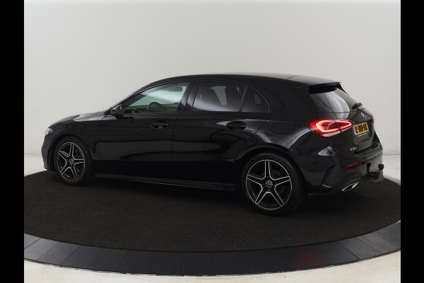 Mercedes-Benz A-Klasse 180 AMG | Adaptive cruise | Trekhaak | Stoelverwarming | Camera | Leder/Alcantara | Sfeerverlichting | Navigatie | Park Assist | Full LED | Climate control | Bluetooth
