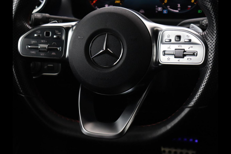 Mercedes-Benz A-Klasse 180 AMG | Adaptive cruise | Trekhaak | Stoelverwarming | Camera | Leder/Alcantara | Sfeerverlichting | Navigatie | Park Assist | Full LED | Climate control | Bluetooth