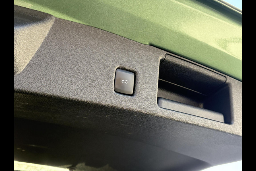 Ford Kuga 2.5 FHEV Active X 190pk |  Driver Assistance Pack | Technology Pack | Winterpack | Panoramadak | All Weather Banden | Reservewiel | Geen stekker nodig