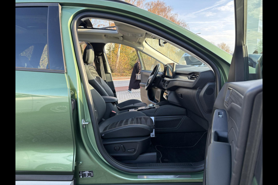 Ford Kuga 2.5 FHEV Active X 190pk |  Driver Assistance Pack | Technology Pack | Winterpack | Panoramadak | All Weather Banden | Reservewiel | Geen stekker nodig