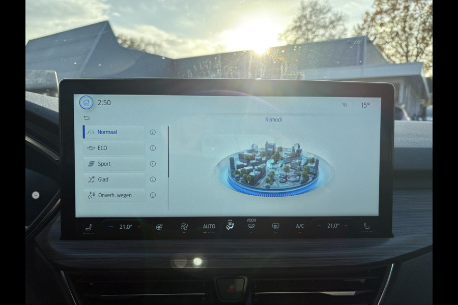 Ford Kuga 2.5 FHEV Active X 190pk |  Driver Assistance Pack | Technology Pack | Winterpack | Panoramadak | All Weather Banden | Reservewiel | Geen stekker nodig