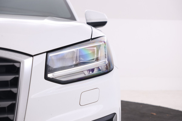 Audi Q2 30 TFSI Sport S-line! Leer, Alles in kleur!