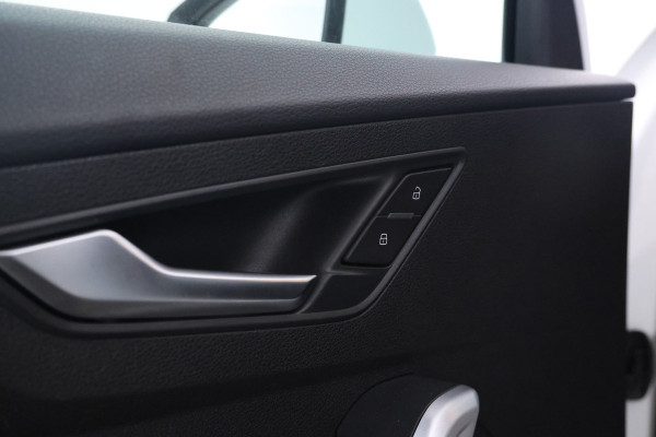 Audi Q2 30 TFSI Sport S-line! Leer, Alles in kleur!