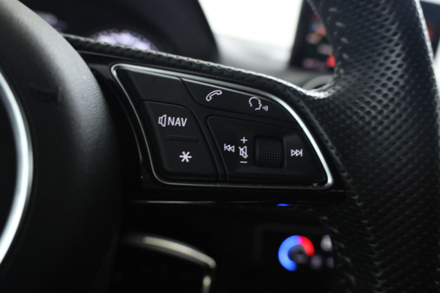 Audi Q2 30 TFSI Sport S-line! Leer, Alles in kleur!