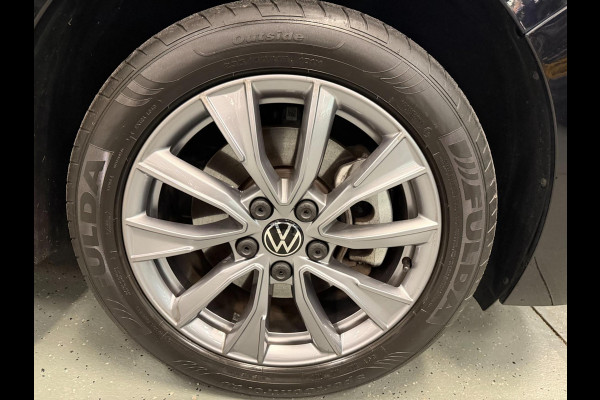 Volkswagen Multivan 1.4 eHybrid Energetic 7P PANO/NAVI/H-KARDON/H-UP/V-COCKPIT/