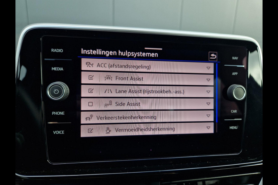 Volkswagen T-Roc 1.5 TSI dsg 150pk R-Line /1e Eigenaar/