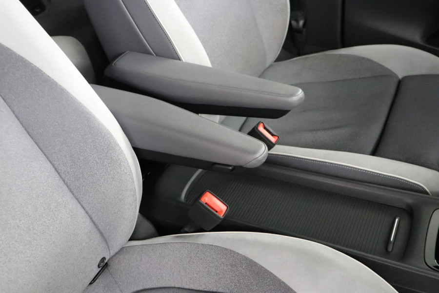 Volkswagen ID.3 First Max 58 kWh|Pano|LED matrix|SOH 91%|Stoelverwarming