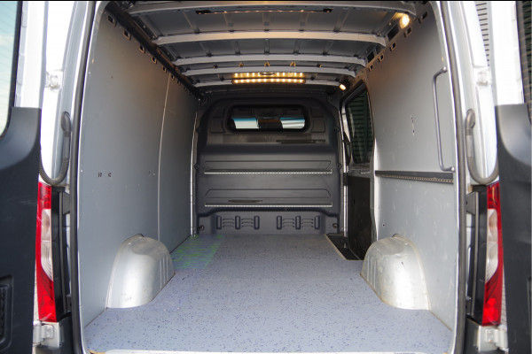 Mercedes-Benz Sprinter 317 1.9 L2H1 AUT. LED, 3.5T TREKHAAK, STANDKACHEL, CAMERA, NAVI, CRUISE, CLIMA