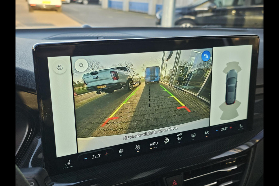 Ford FOCUS Wagon 1.0 EcoBoost Hybrid ST Line X 155pk | Trekhaak afneembaar | Panoramadak | Bang&Olufsen | Adaptive cruise control | Winter Pack | All season banden | Camera