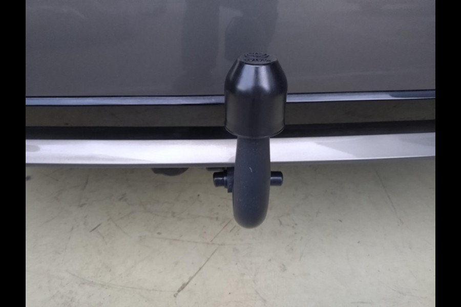 Toyota Corolla Touring Sports 1.8 Hybrid Business Plus trekhaak