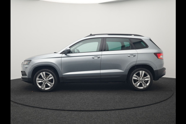 Škoda Karoq 1.0 TSI Style DSG116pk Dealer O.H. | Trekhaak Af Fabriek | Panodak | Camera | Apple Carplay | Sportstoelen Verwarmd  | Navigatie | Keyless | Cruise Control | DAB |