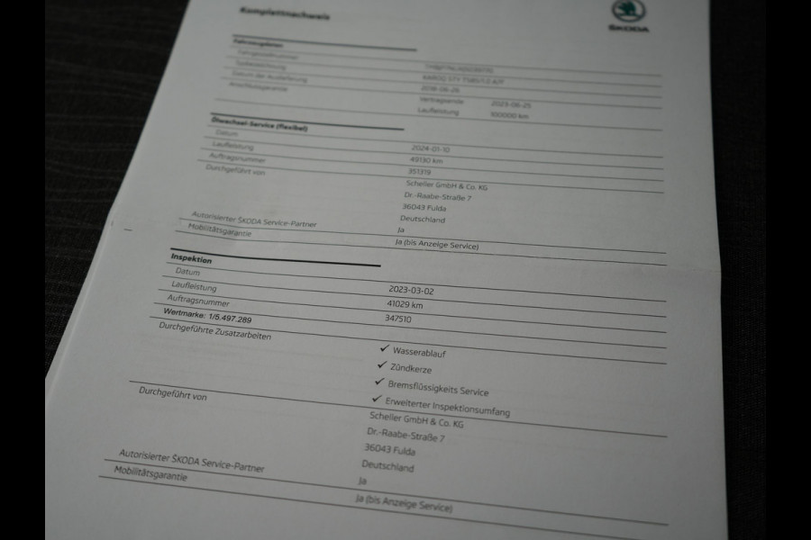 Škoda Karoq 1.0 TSI Style DSG116pk Dealer O.H. | Trekhaak Af Fabriek | Panodak | Camera | Apple Carplay | Sportstoelen Verwarmd  | Navigatie | Keyless | Cruise Control | DAB |