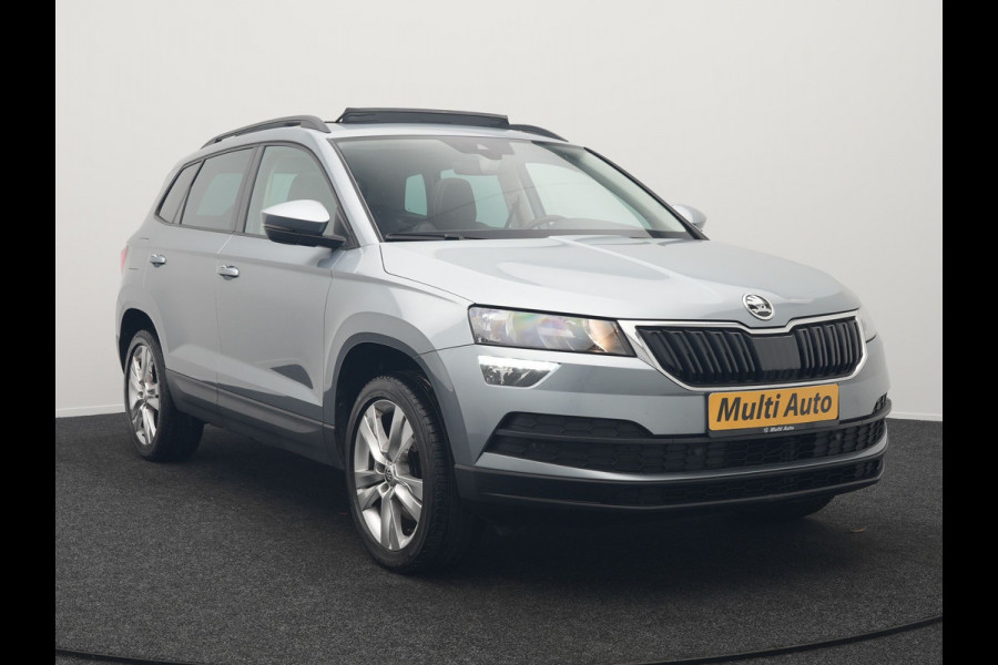 Škoda Karoq 1.0 TSI Style DSG116pk Dealer O.H. | Trekhaak Af Fabriek | Panodak | Camera | Apple Carplay | Sportstoelen Verwarmd  | Navigatie | Keyless | Cruise Control | DAB |